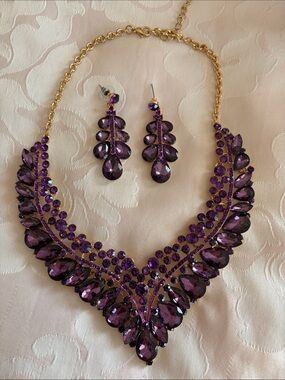Macy's 2 piece bundle set Purple Crystal Teardrop Necklace & Earrings Set. NEW